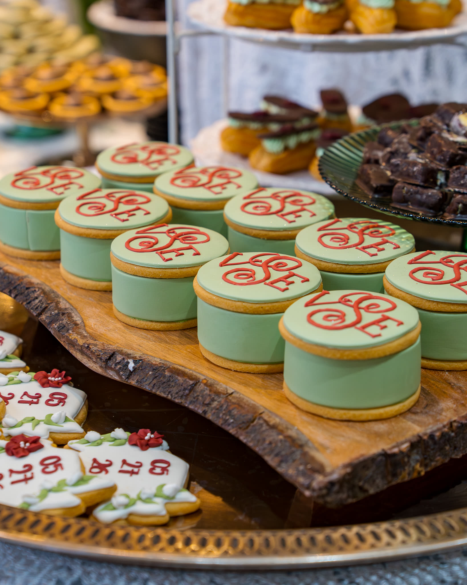Monogrammed dessert detail