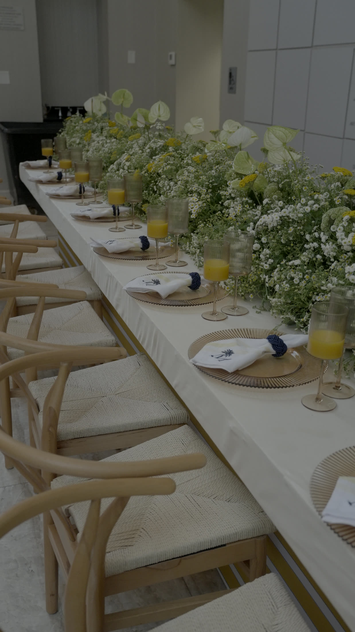 Yellow-stripe banquet table