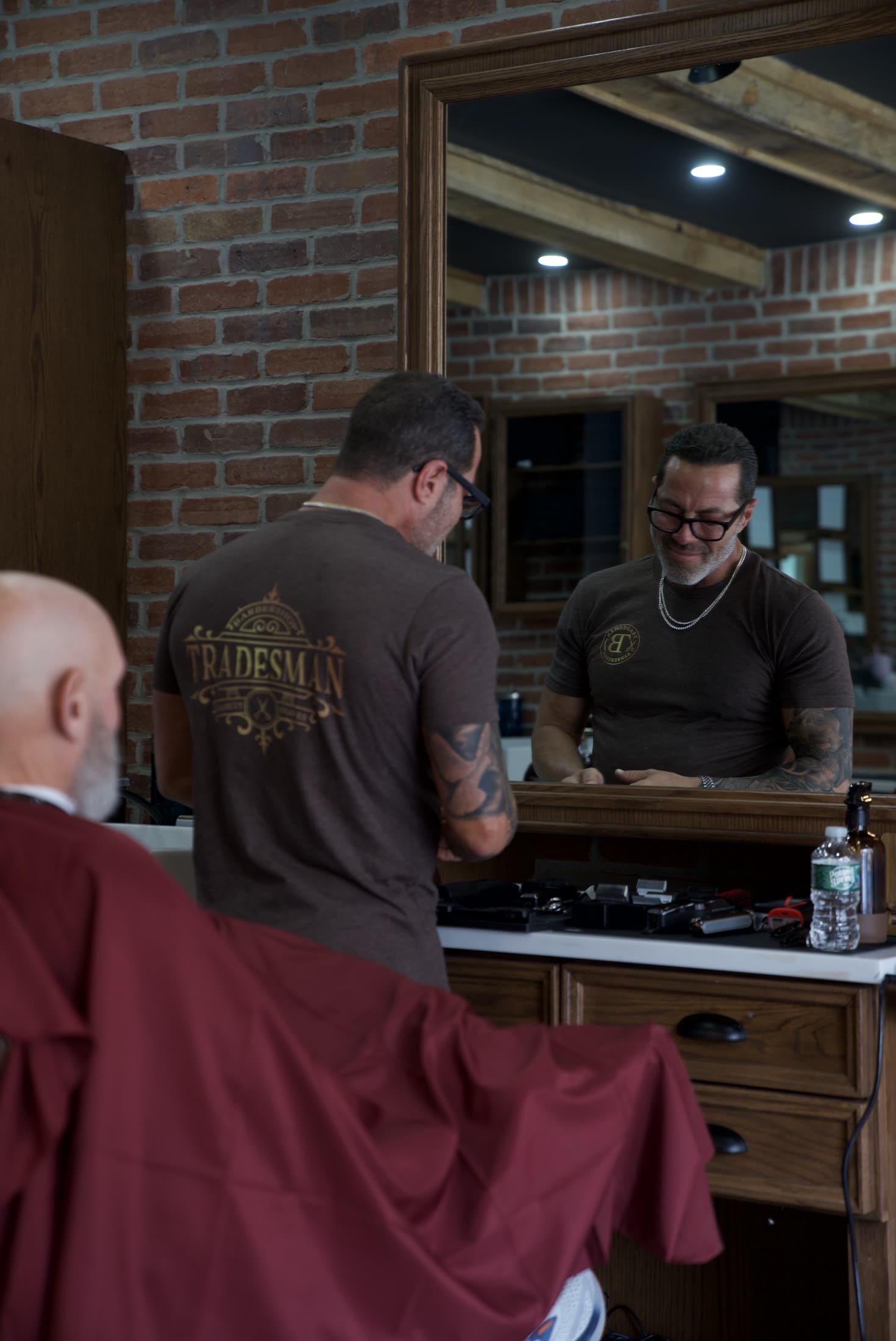 Finishing touches at the mirror